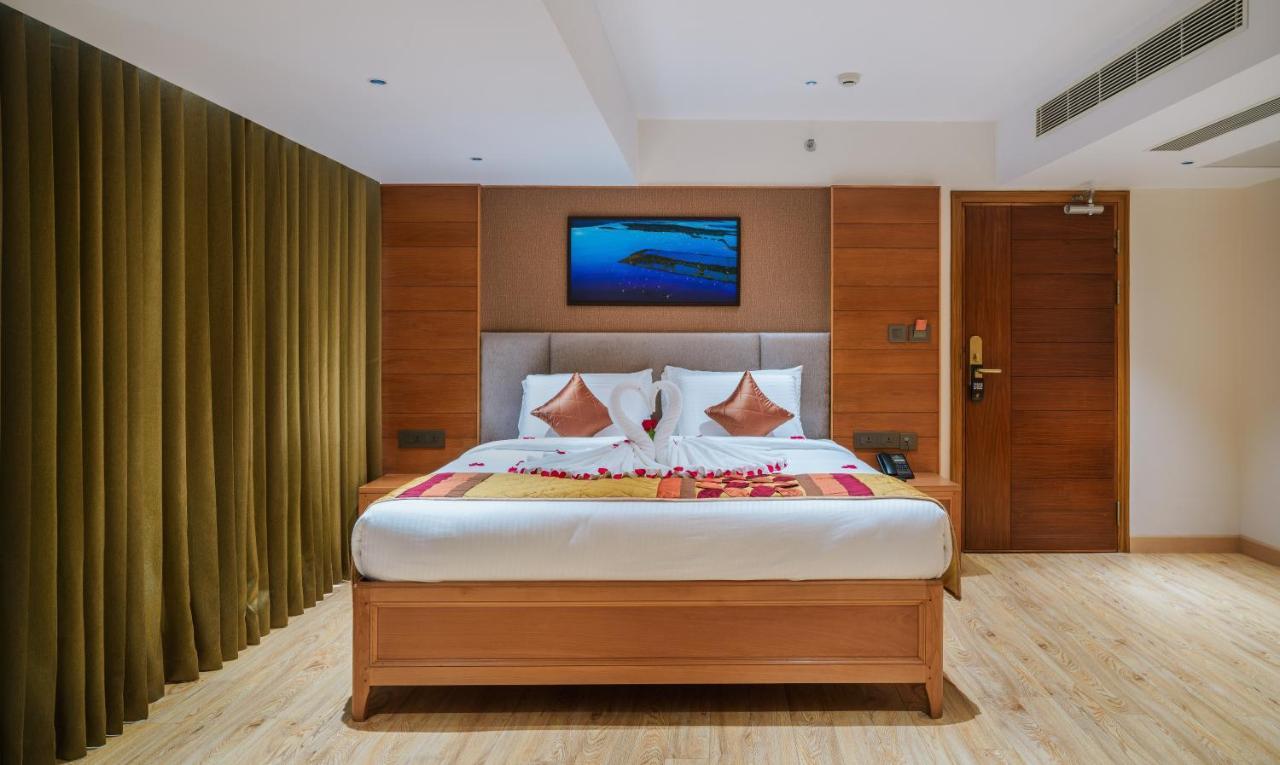 Townbridge Hotels & Suites Kochi Eksteriør billede