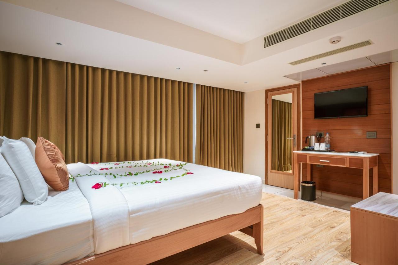 Townbridge Hotels & Suites Kochi Eksteriør billede
